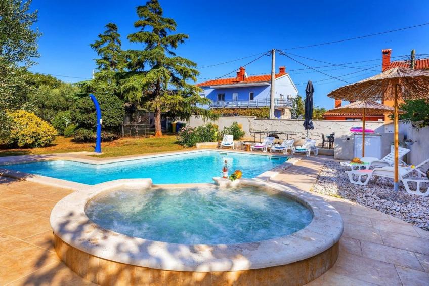 Sabi Relax Zone Apartment - Private Pool & Jacuzzi