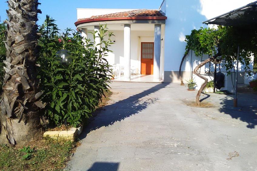 Kleine Villa mit geschlossenem Garten in Parabita - foto 4