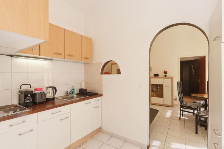 Wohnung in Fünfhaus mit Garten - foto 5