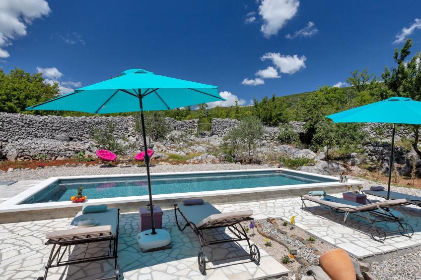 in Rašćane mit Beheiztem Pool - foto 9