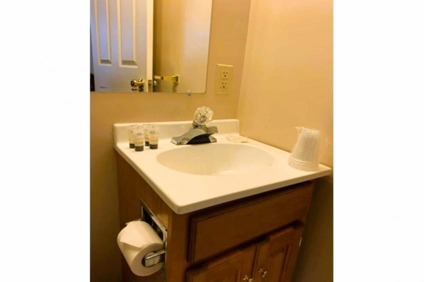 King Bed Riverfront Suite - foto 73