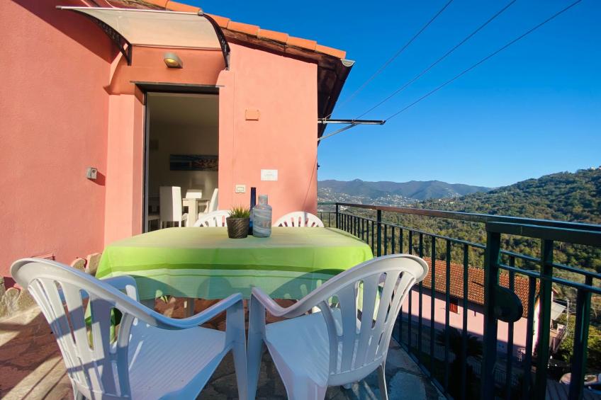 Wohnung im zweiten Stock mit Parkplatz und Garten - foto 5