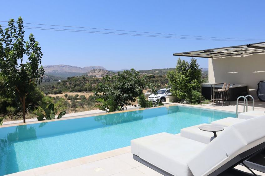 Trapezia Luxury Living -Garnet