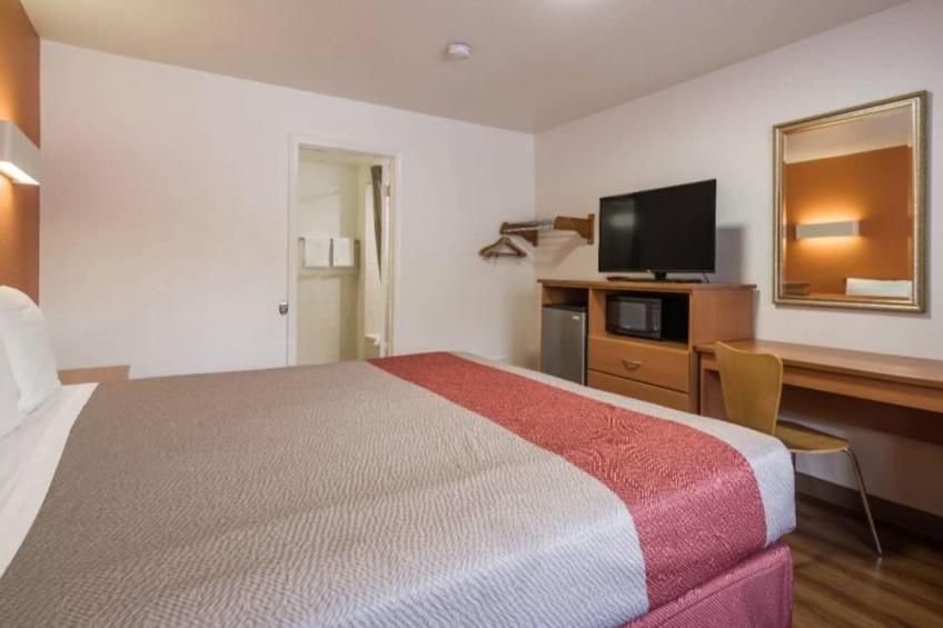 1 Queen Bed  Non-Smoking - foto 14