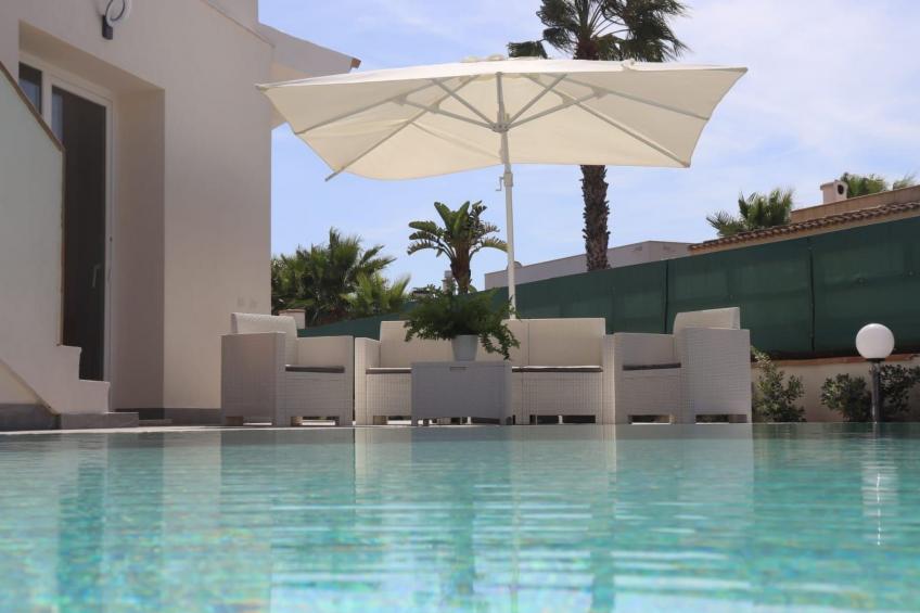 "Die Perle Siziliens" mit Salz-Infiltrationspool