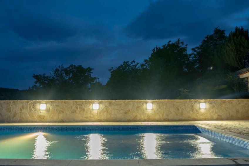 Wunderschön eingerichtete Villa mit Pool und Garten - foto 8