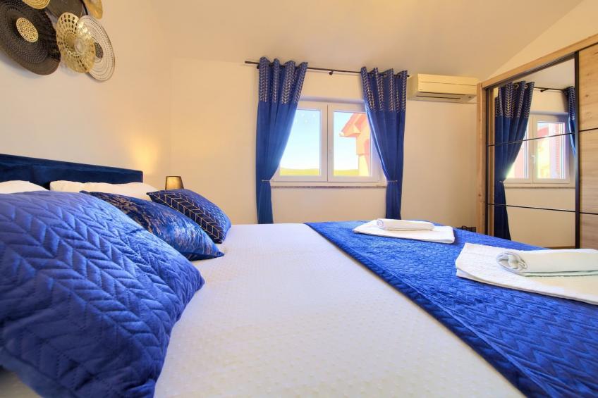 Elegant and Vibrant Apartment with Terrace and Sea View - Two Bedroom Apartment with Terrace and Sea View - foto 13