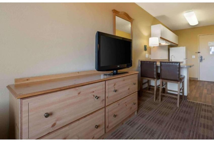 1 Queen Bed | Non-Smoking, Kitchen - foto 35