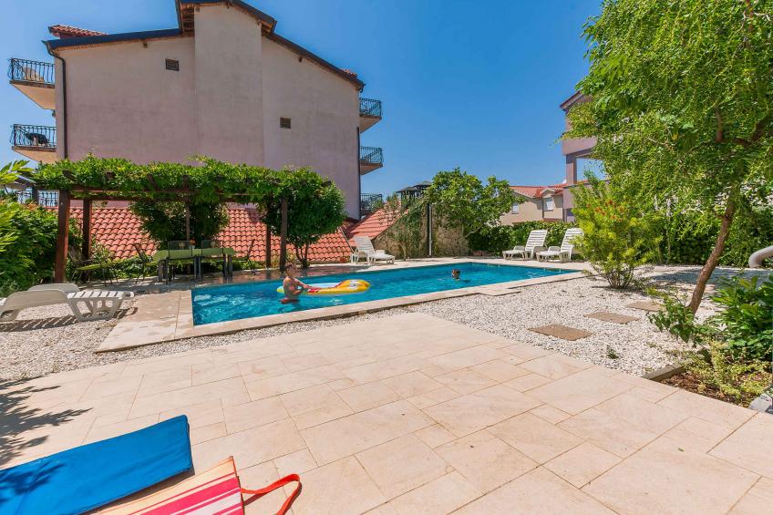 Vakantiewoning met terras en zwembad - VW-NPVF5 - foto 8
