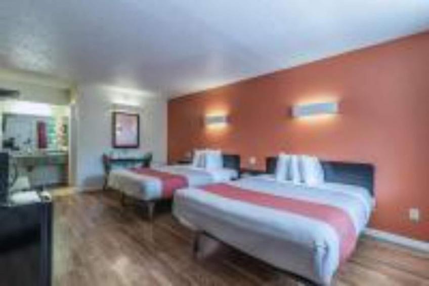 2 Queen Beds  Smoking - foto 18