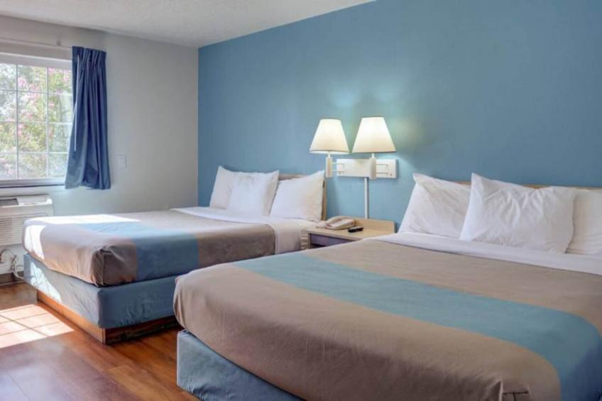 2 QUEEN BEDS  NON-SMOKING - foto 21