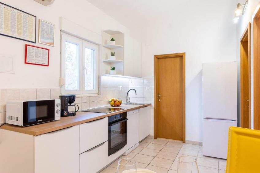 Spacious Prgomet Retreat with Private Pool, Fitness Centre, and Garden - Three Bedroom Villa - foto 8