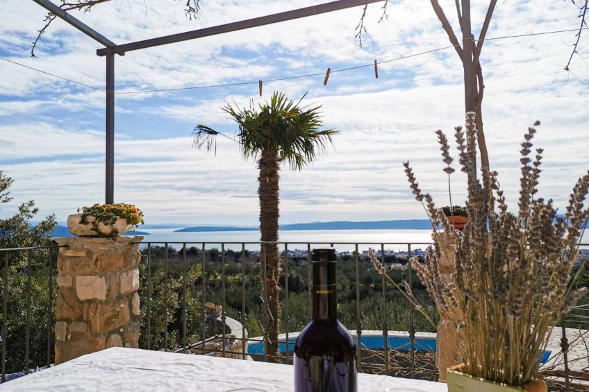 in Kaštel Lukšić mit großer Terrasse und Bergblick - foto 39