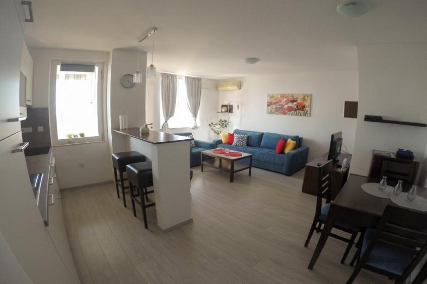 Apartment Precious View - One Bedroom Apartment with Sea View and City View
