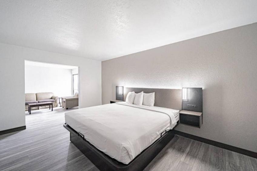 1 King Bed  Suite Non-Smoking Kitchen - foto 43