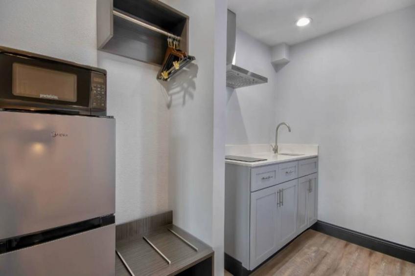 2 Queen Beds  Suite Non-Smoking Kitchen - foto 4