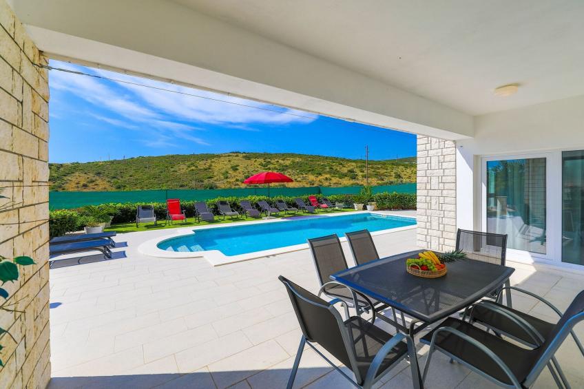 Scenic Elegant Trogir Villa with Pool - Five Bedroom Villa - foto 64