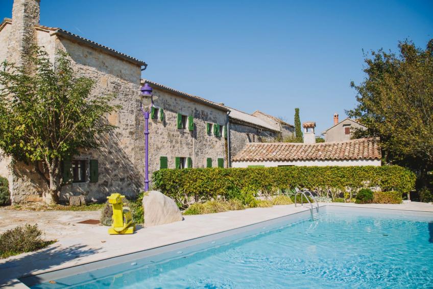 Renovierte Ferienwohnung in Karlovići mit Terrasse, Grill und gemeinsamem Pool