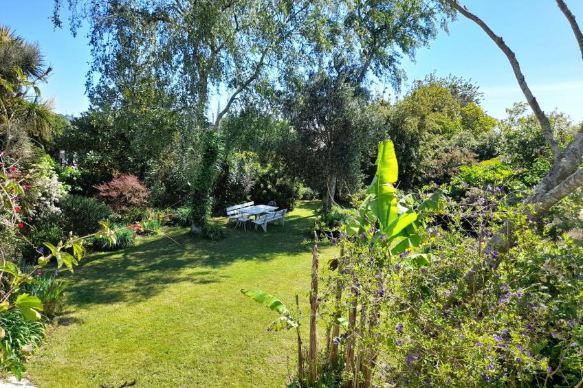 Großes Familienhaus mit schön angelegtem Garten - foto 30