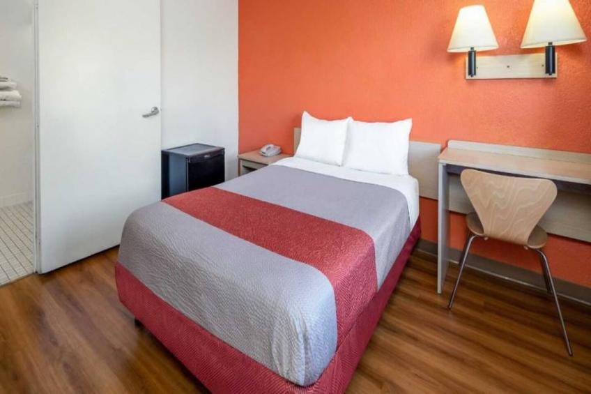 1 FULL BED  ADA/RI SHOWER - foto 6