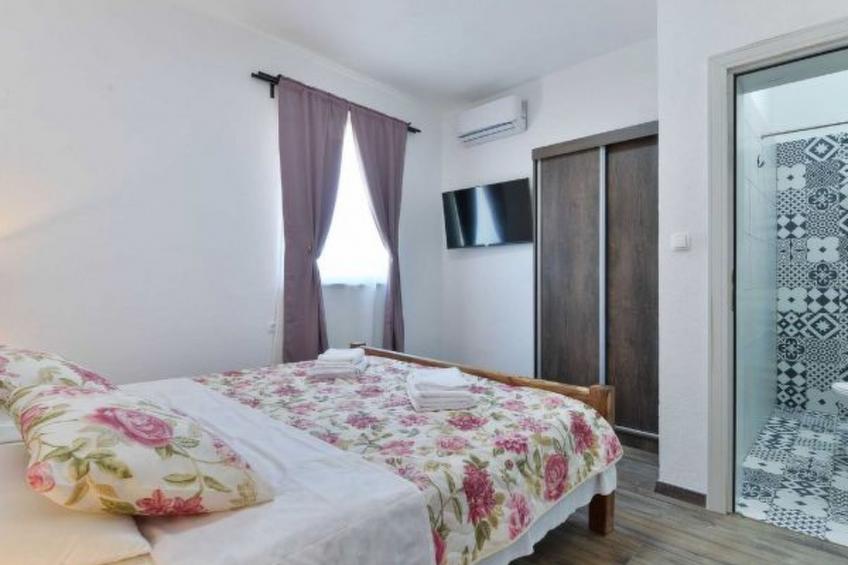 Villa Marinic with heated pool and entertainment r - foto 39