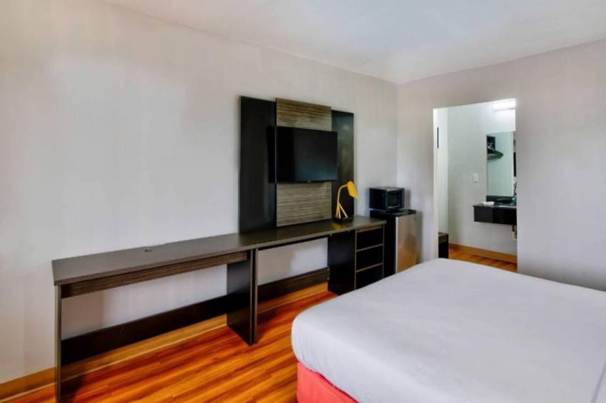 1 King Bed  Smoking - foto 11