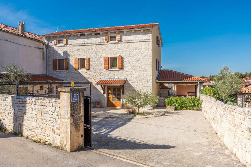 Gemütliches Ferienhaus in Peresiji mit Grill und Terrasse - foto 47