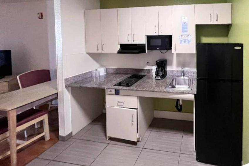 2 Full Beds  Non-Smoking Kitchen - foto 8