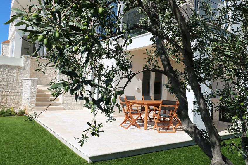 Moderne Villa mit Infinity-Pool im Bergdorf Veliko Brdo - foto 12