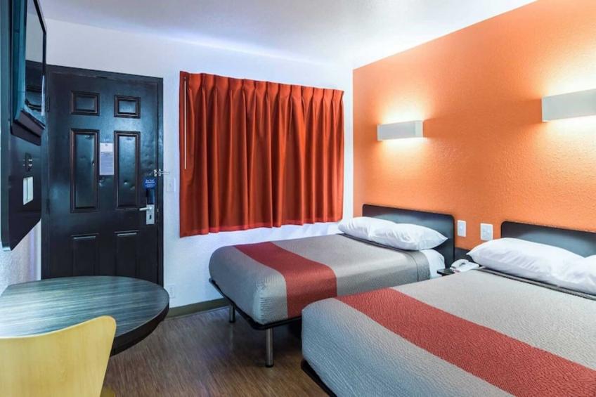 2 Full Beds  Non-smoking - foto 16