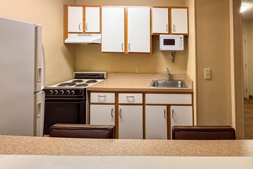 1 Queen Bed | Mob Acc Tub Ste Nsmk Sb Micfri - foto 13