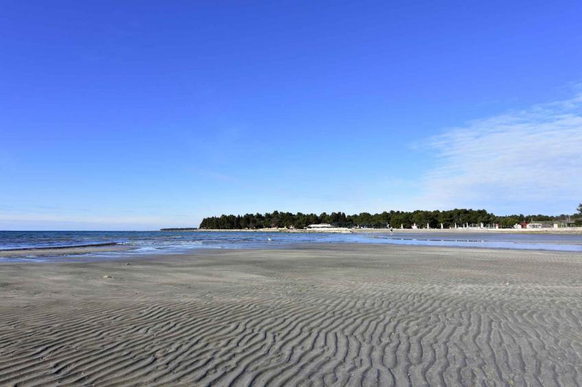 Vakantiewoning met een tuin en een terras, dicht bij de stranden - VW-RHHHT - foto 32