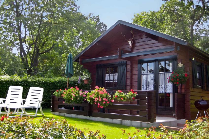 Vakantiehuis met terras en tuin - VW-M4NN
