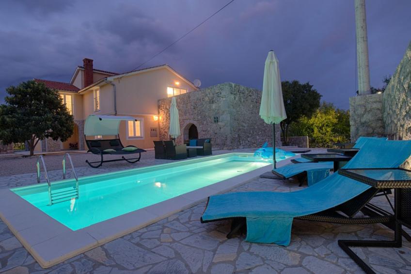 Luxuriöse Villa mit Pool, großem mediterranen Garten und Kinderspielplatz. - foto 5