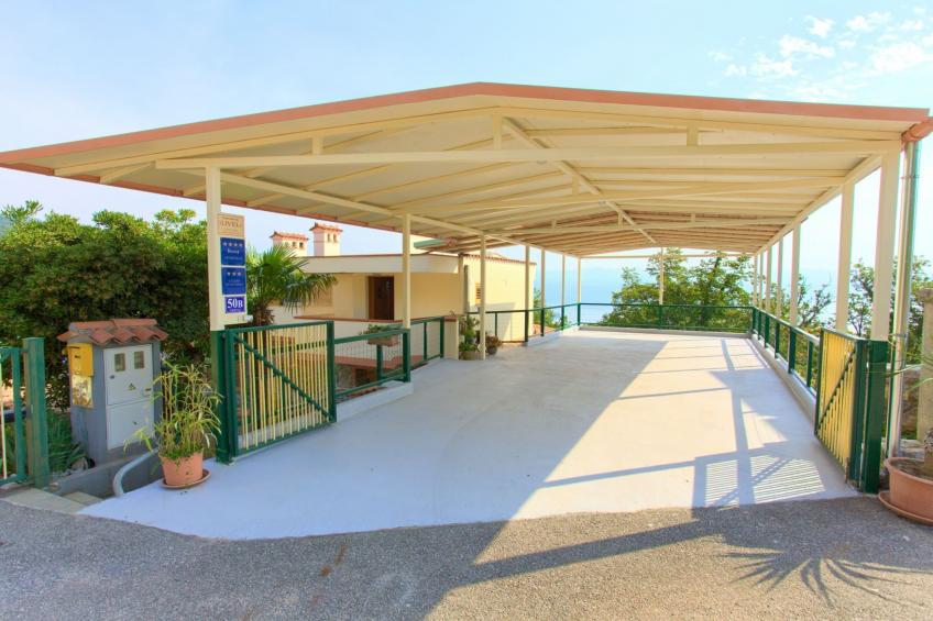 Superb Lovran Apartments with Sea Views - One Bedroom Apartment with Balcony - foto 12