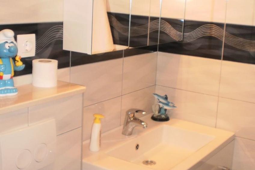 Moderne Ferienwohnung in Omiš mit Terrasse und Garten - foto 25