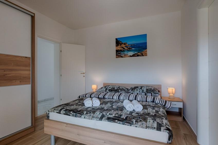 Haus in Pinezići mit privatem Pool - foto 41