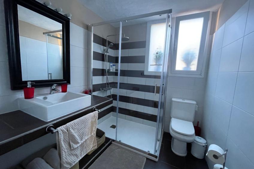 Haus mit beheiztem Schwimmbad, Berg- und Meerblick - foto 11