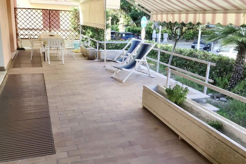 Gemütliche Ferienwohnung in Roseto Degli Abruzzi mit Privatem Garten - foto 7