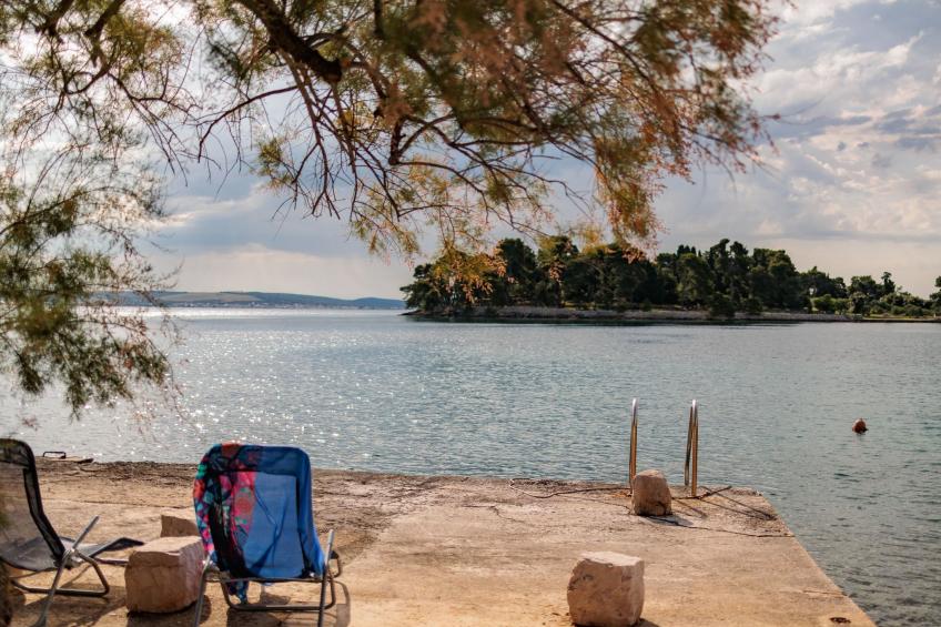 Traditionelles Steinhaus am Meer in Preko - foto 34