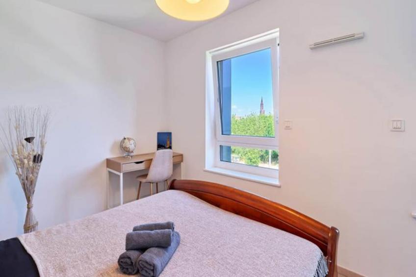 Dans Les étoiles - 2 Chambres Proche Centre Ville Avec Parking Inclus - foto 13