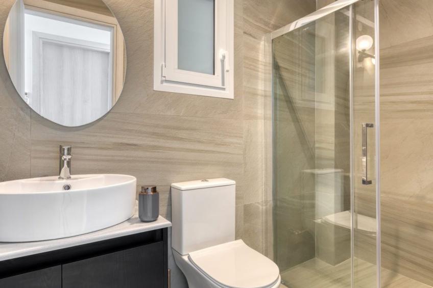 Luxuriöses Apartment mit zwei Schlafzimmern und Meerblick - foto 13