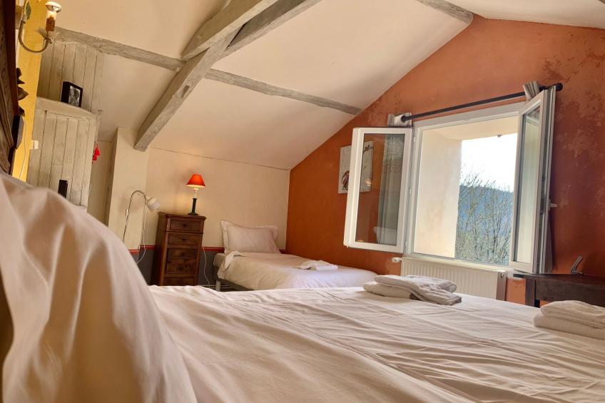 Pierre Ensoleillée, Haus aus dem 19. Jahrhundert im Obergeschoss - foto 15