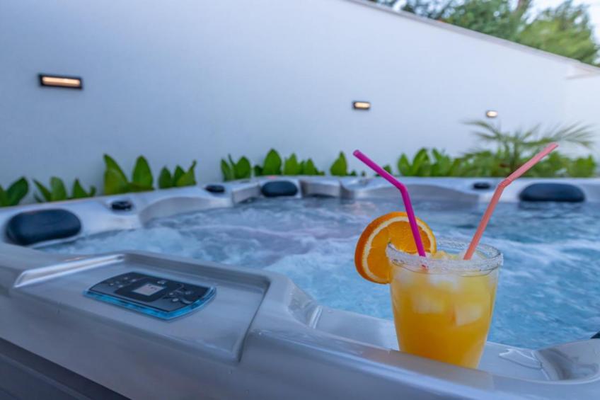 Lorena Stylish Sea View Villa - Four Bedroom Villa with Private Pool - foto 33