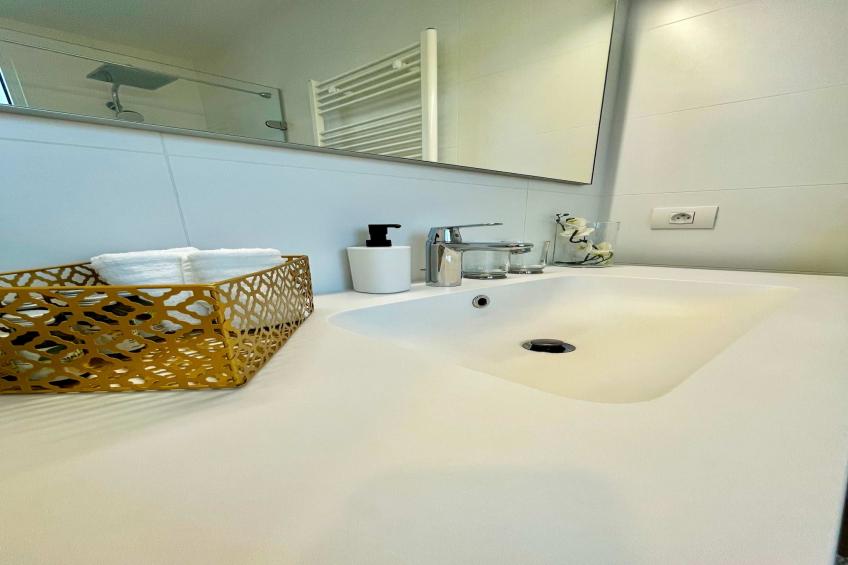 Modern 2BR Penthouse Near Diamond District by OneLuxStay - foto 45