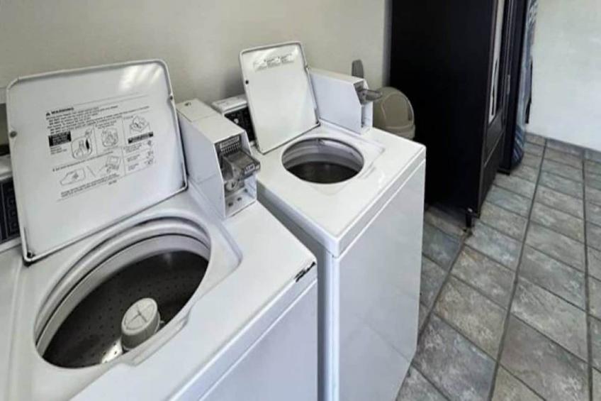 2 Full Beds  Suite Non-Smoking Micfridge - foto 24