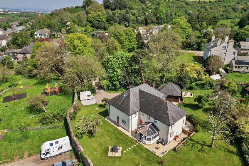 Nicely Tucked Away Cottage - foto 35