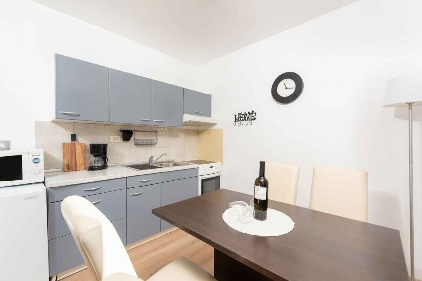 Holiday apartment with community pool - BF-MHFWZ - foto 10