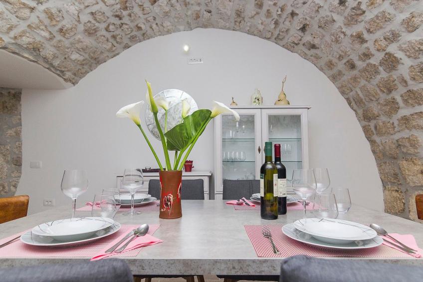 Schönes Steinhaus mit beheiztem Pool, Terrasse mit Meerblicl in ruhige Lage - foto 32