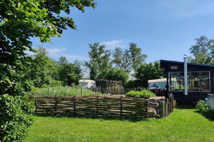 Groepsaccommodatie + 4 large greenhouses (36 personen) - foto 32